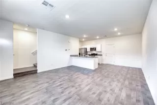 Photo #2: 2472041 Listing 