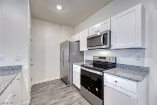 Photo #4: 2472041 Listing 