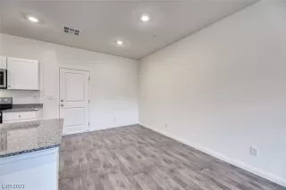 Photo #6: 2472041 Listing 