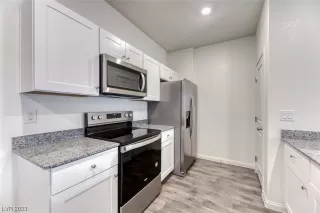 Photo #4: 2472042 Listing 