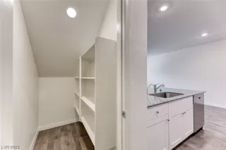 Photo #6: 2472042 Listing 