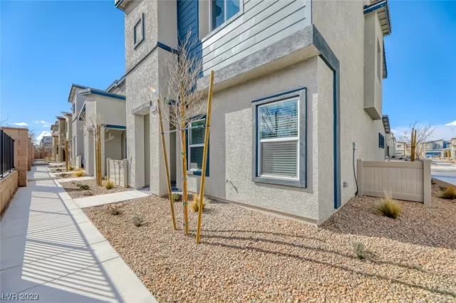 MLS: 2472043 Condo For Sale