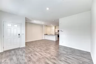 Photo #2: 2472043 Listing 