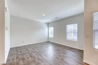 Photo #3: 2472043 Listing 