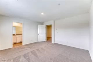 Photo #4: 2472043 Listing 