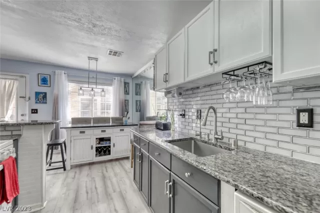 MLS: 2472050 Condo For Sale