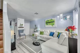 Photo #6: 2472050 Listing