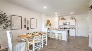 Photo #2: 2472074 Listing