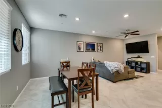 Photo #4: 2472089 Listing