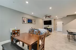 Photo #5: 2472089 Listing