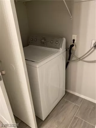 Photo #3: 2472108 Listing 