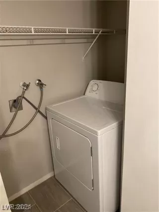 Photo #4: 2472108 Listing 