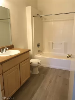 Photo #6: 2472129 Listing