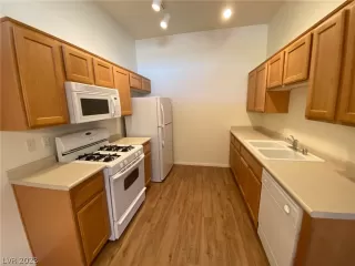 Photo #4: 2472161 Listing 