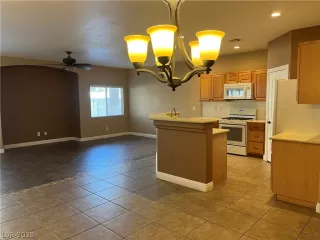 Photo #2: 2472167 Listing 