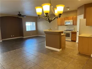 Photo #3: 2472167 Listing 