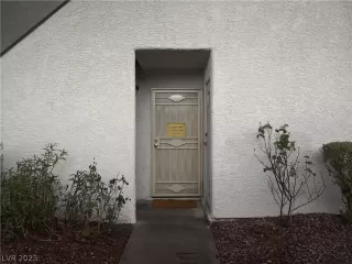 Photo #2: 2472202 Listing 