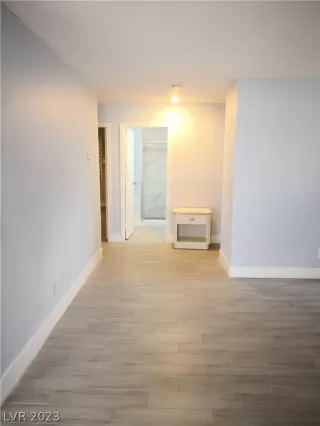 Photo #3: 2472202 Listing 