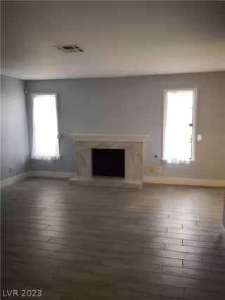 Photo #4: 2472202 Listing 