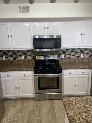 Photo #1: 2472229 Listing 