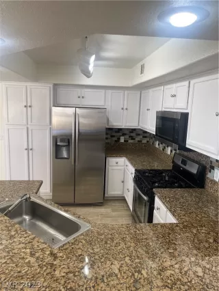 Photo #2: 2472229 Listing 