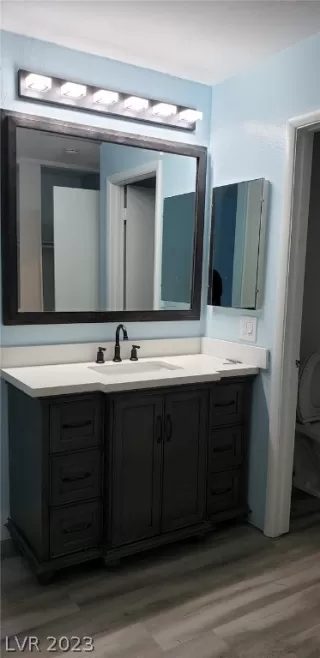 Photo #5: 2472232 Listing