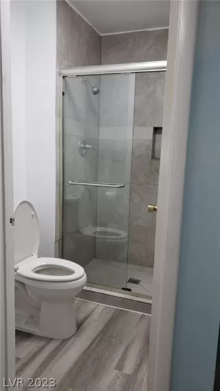 Photo #6: 2472232 Listing