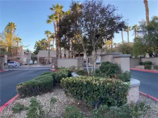 Photo #1: 2472245 Listing 