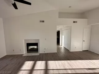 Photo #5: 2472245 Listing 