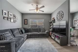 Photo #4: 2472258 Listing 