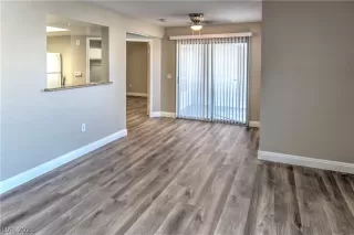 Photo #2: 2472286 Listing