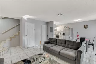 Photo #2: 2472400 Listing