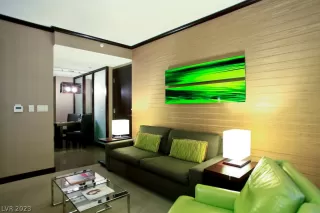 Photo #2: 2472434 Listing