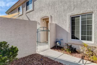 Photo #4: 2472436 Listing 