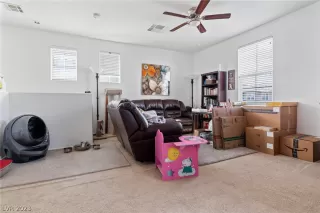 Photo #6: 2472437 Listing