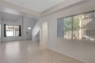 Photo #4: 2472447 Listing