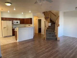 Photo #3: 2472456 Listing 