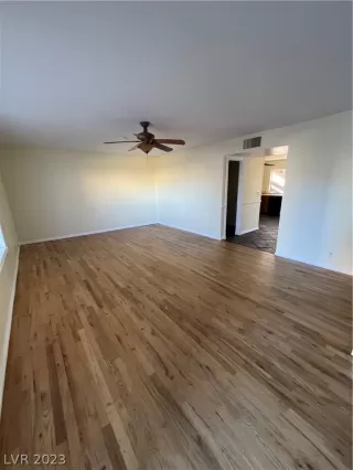 Photo #1: 2472466 Listing 