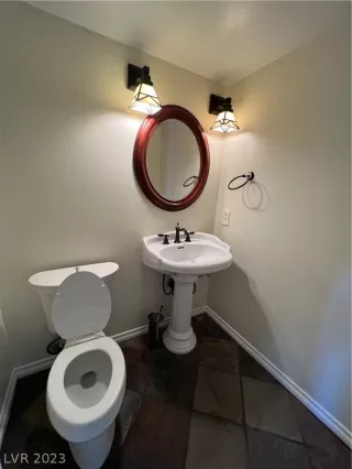 Photo #3: 2472466 Listing 