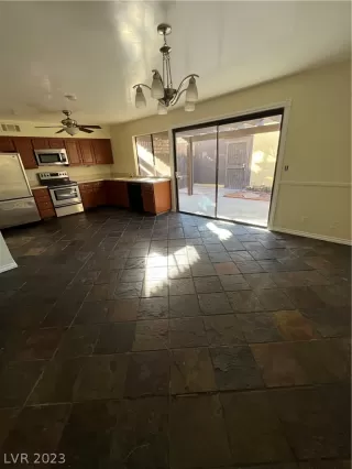 Photo #4: 2472466 Listing 