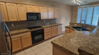 Photo #4: 2472473 Listing