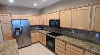 Photo #5: 2472473 Listing