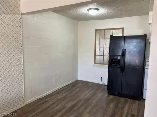 Photo #1: 2472476 Listing 