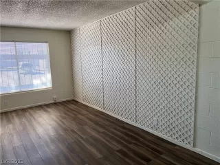 Photo #3: 2472476 Listing 