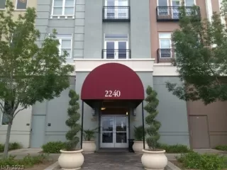 Photo #1: 2472480 Listing 