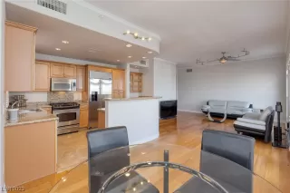 Photo #5: 2472480 Listing 