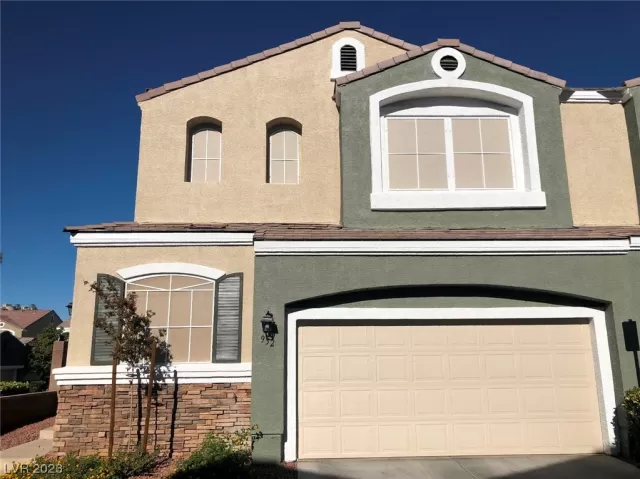 MLS: 2472492 Condo For Sale