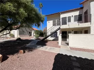 Photo #2: 2472527 Listing 