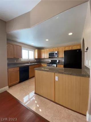 Photo #3: 2472544 Listing 