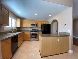 Photo #5: 2472544 Listing 